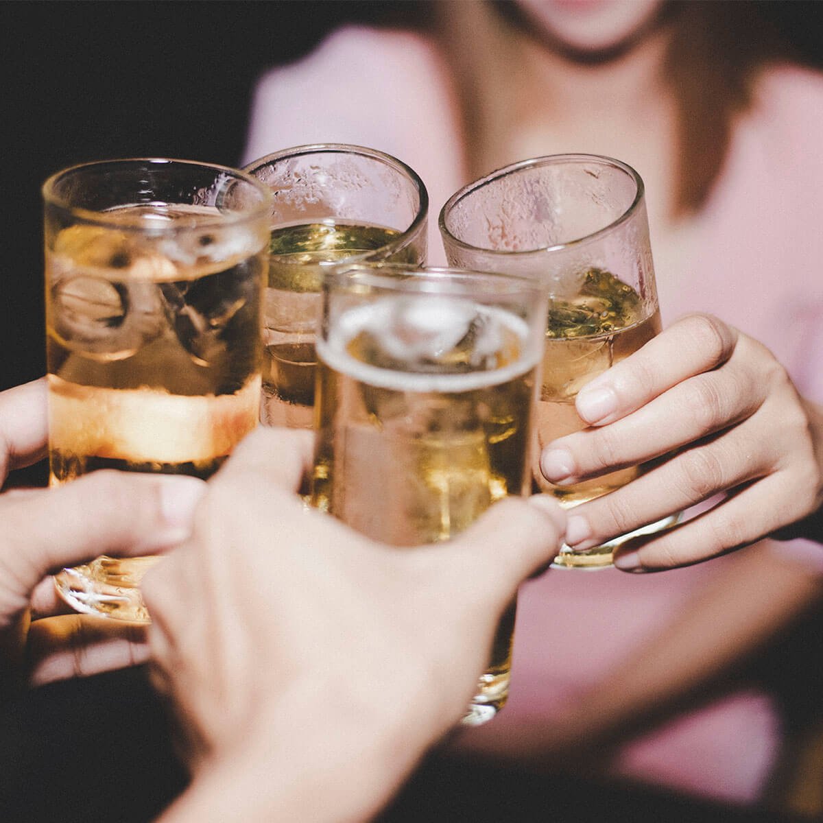 ¿Qué hace el alcohol en tu cerebro?